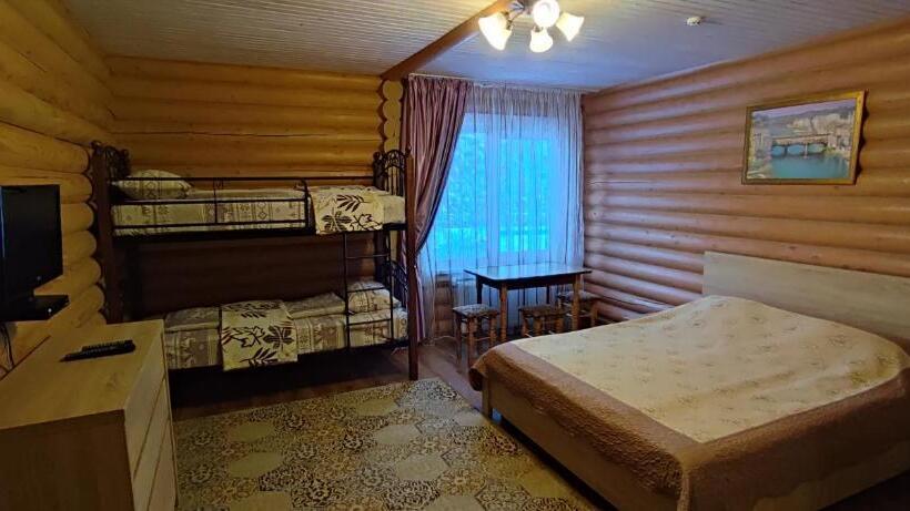 Семейные Апартаменты, Mini Hotel Zakrut