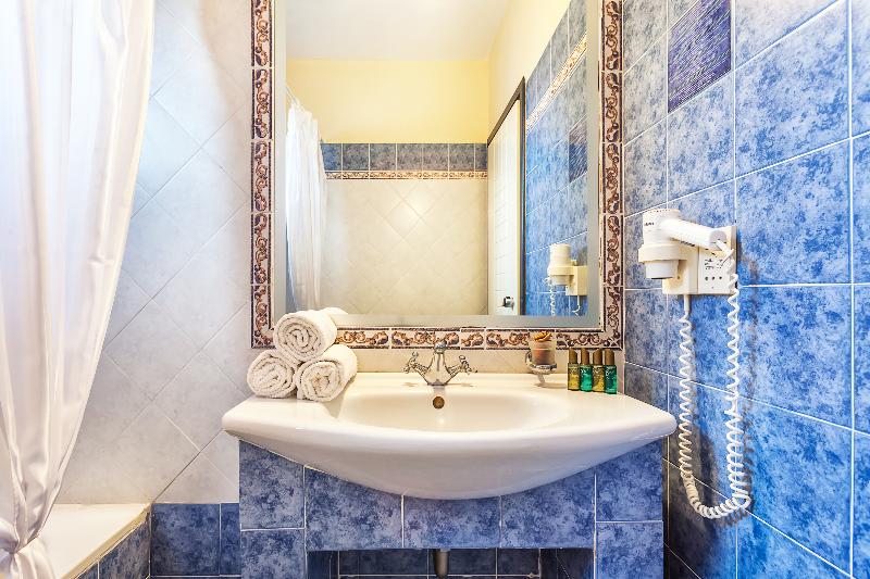 Семейный Номер, Atrium Hotel