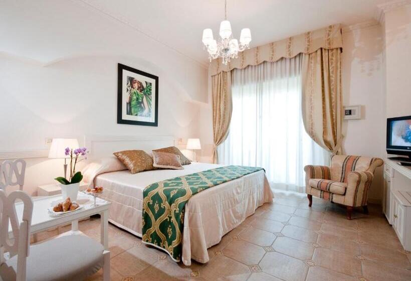 Номер Superior Вид на Море, Grand Hotel Gallia