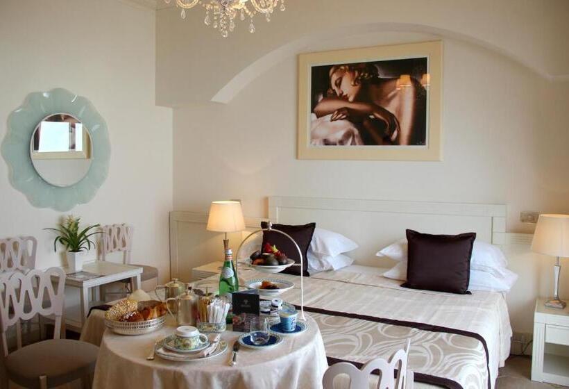 Номер Superior Вид на Море, Grand Hotel Gallia