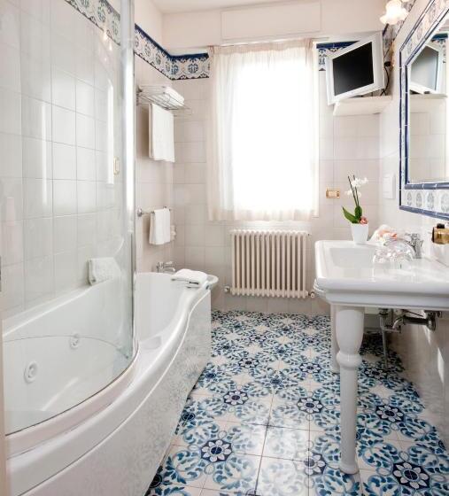 Трехместный Номер Deluxe, Grand Hotel Gallia