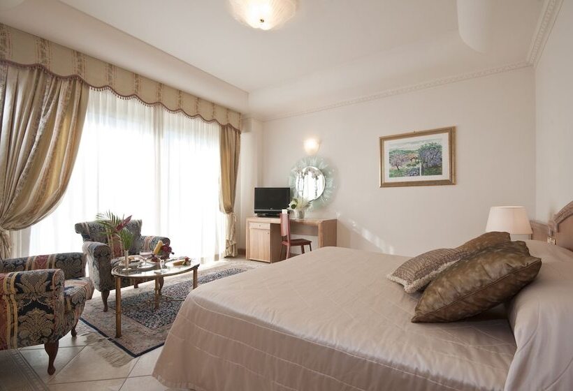 Номер Deluxe, Grand Hotel Gallia