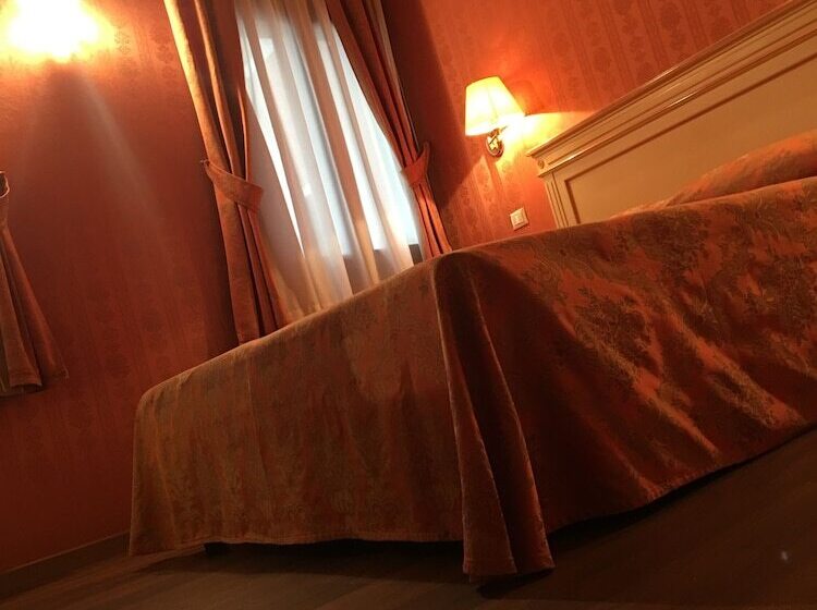 اتاق استاندارد, Lanterna Di Marco Polo