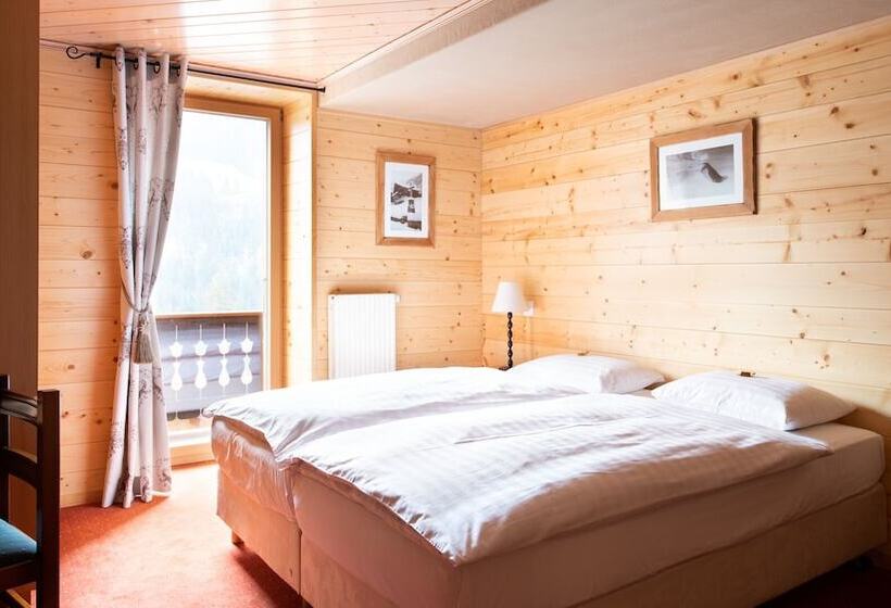 Comfort room with mountain view, Suisse