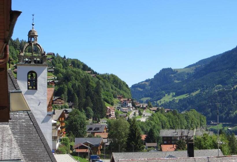 Hegyre Néző Deluxe Szoba, Suisse