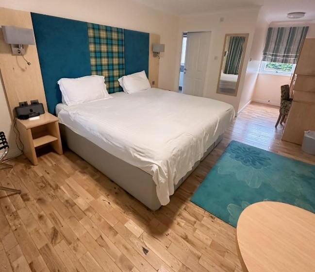 استودیو استاندارد با تخت کینگ, The Clubhouse B&b