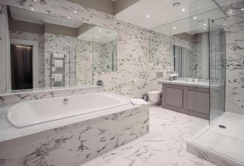 Президентский Люкс, County Hotel & County Aparthotel Newcastle