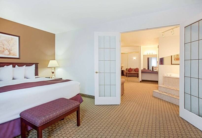 エクゼクティブスイート, Ramada By Wyndham Red Deer Hotel & Suites