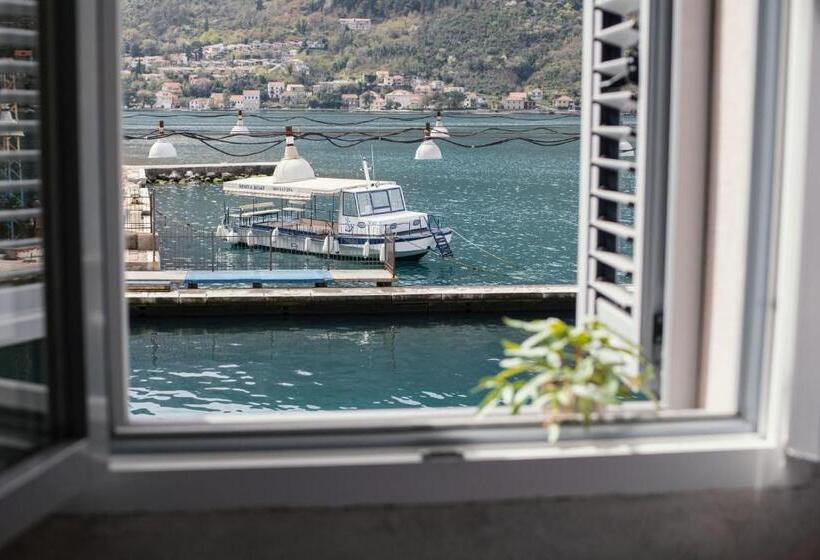 اتاق استاندارد با چشم‌انداز دریا, Step To Kotor Bay Guesthouse