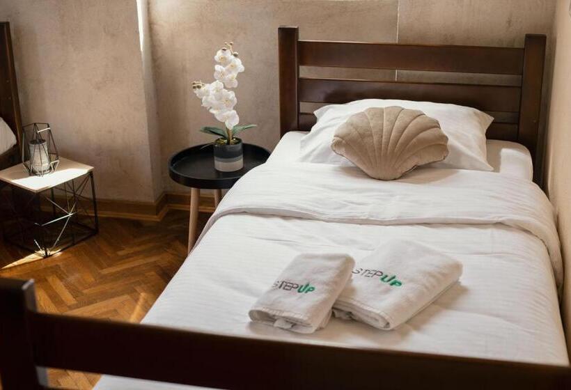 اتاق استاندارد سه نفره, Step To Kotor Bay Guesthouse