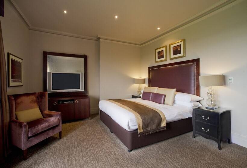 Номер Deluxe, Nutfield Priory Hotel & Spa