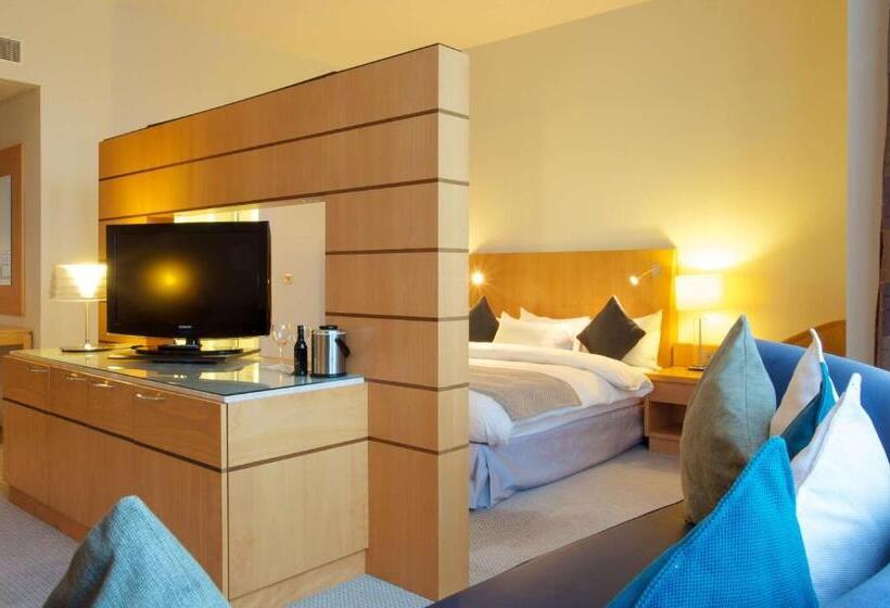 Полулюкс с Балконом, Voco Belfast, An Ihg
