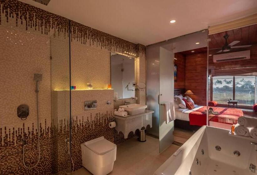 سوییت لوکس, Salcete Beach Resort