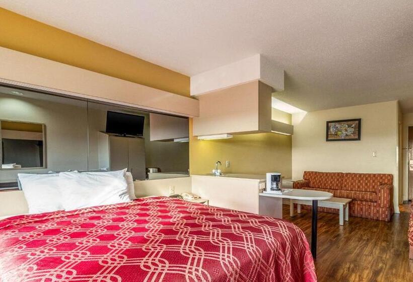 Suite, Econo Lodge Inn & Suites Evansville