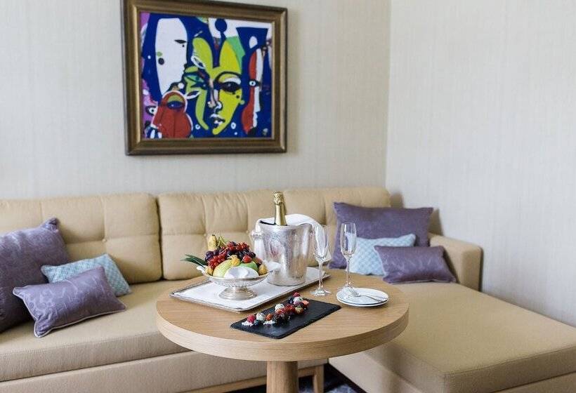 Люкс, Steigenberger Icon Grandhotel & Spa Petersberg