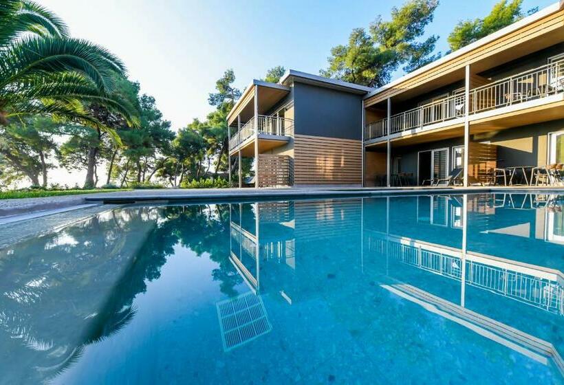 סוויטה עם בריכה, Blue Dolphin