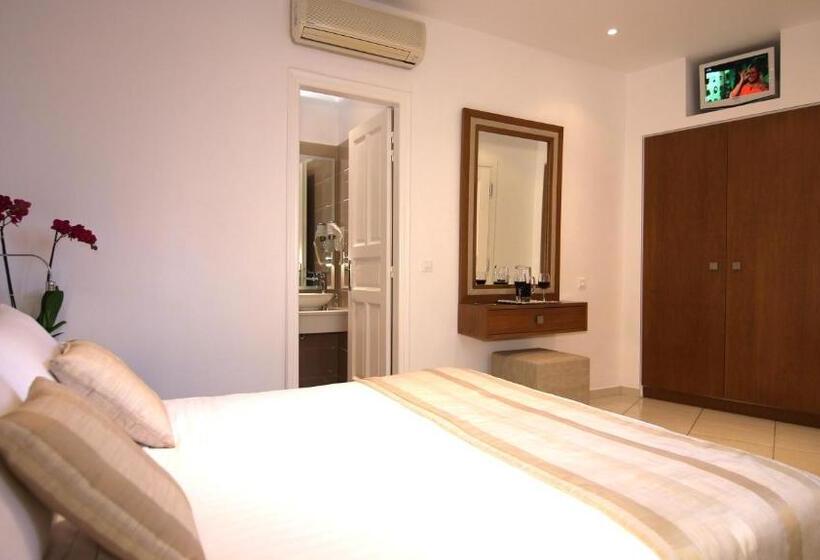 اتاق اکونومی, Damianos Mykonos