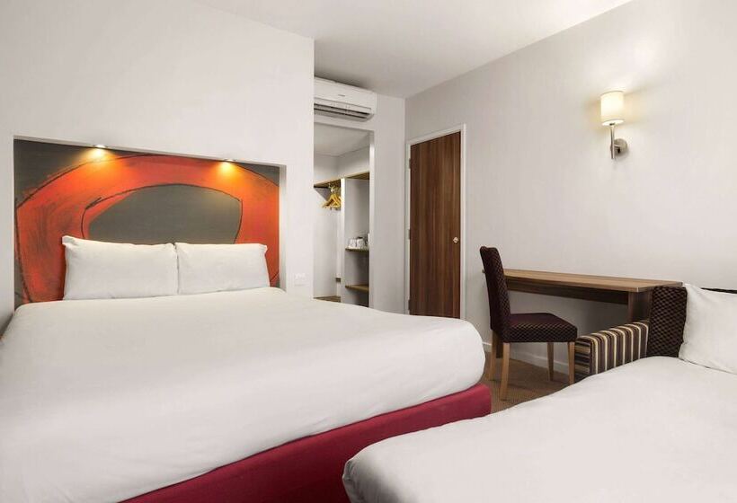 اتاق استاندارد, Ramada London Stansted Airport