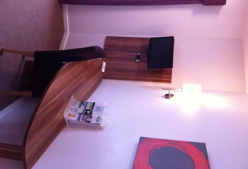 اتاق خانوادگی, Ramada London Stansted Airport