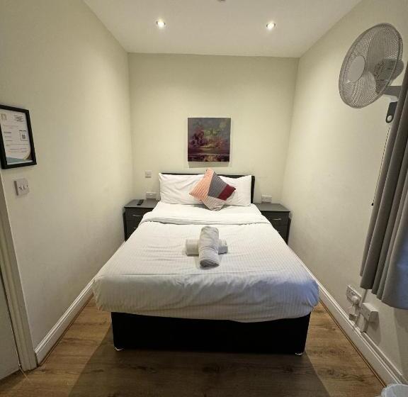 اتاق اکونومی, Gallery Hyde Park Hostel