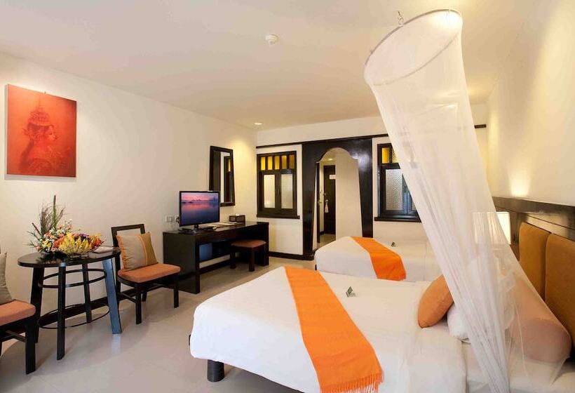 带泳池观景的豪华房, Woraburi Phuket Resort & Spa   Sha Plus