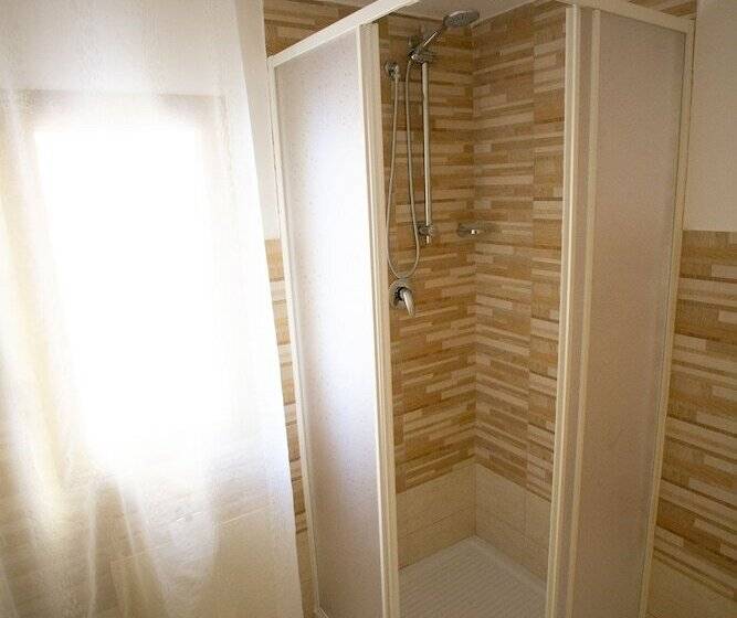 اتاق لوکس چهار تخته, B&b A Modo Mio