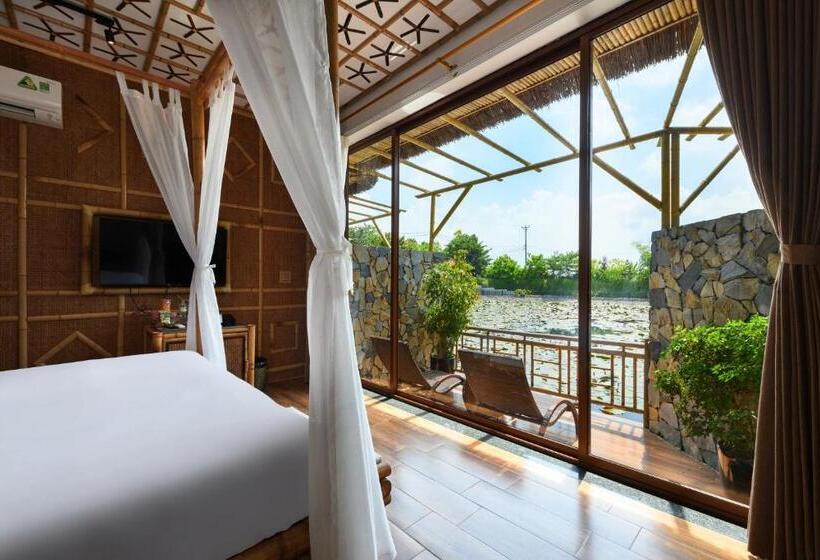 Suite with lake view, Memorina Ninh Binh Resort