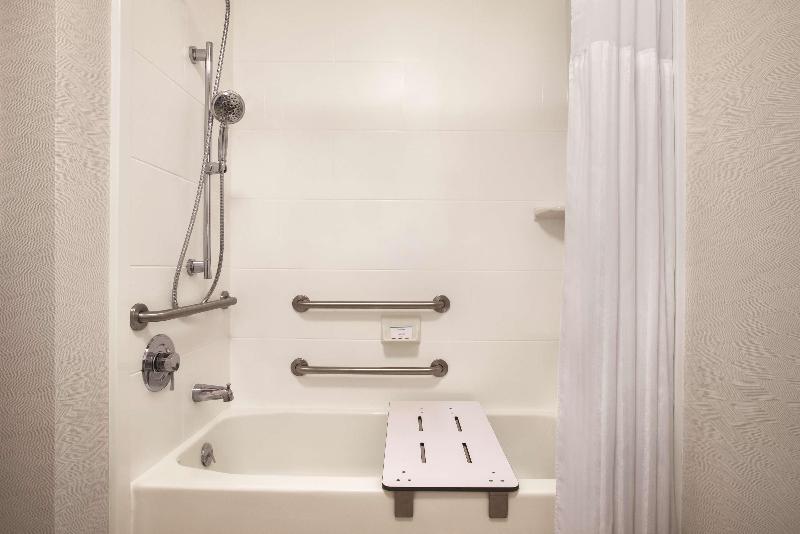 اتاق استاندارد با تخت بزرگ, Hilton Garden Inn Fort Wayne