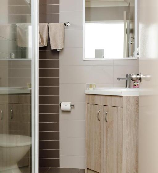 Семейный Номер, Starline Motor Inn