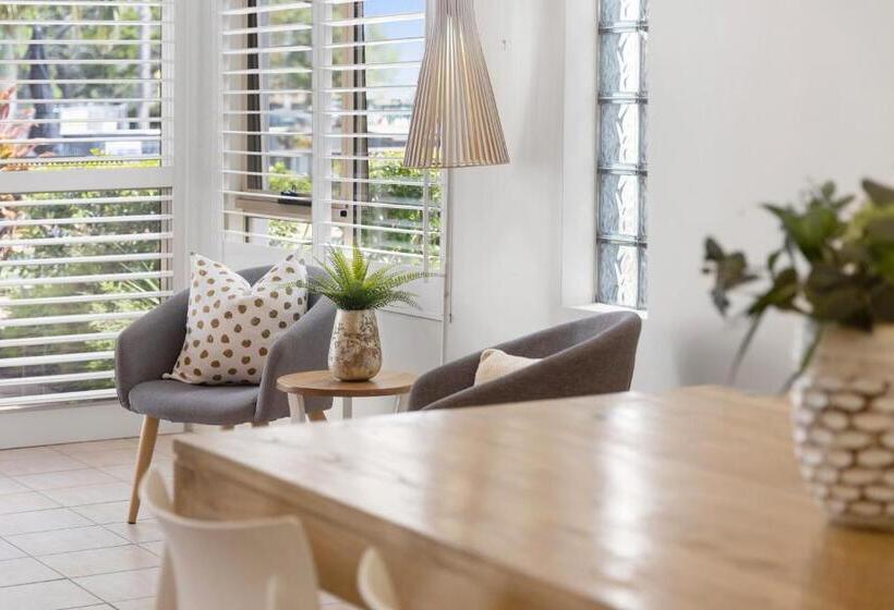 1 Bedroom Apartment River View, Como Noosa