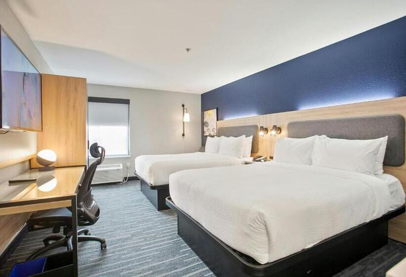 اتاق استاندارد با تخت دو نفره بزرگ برای معلولان, City Express by Marriott Duluth