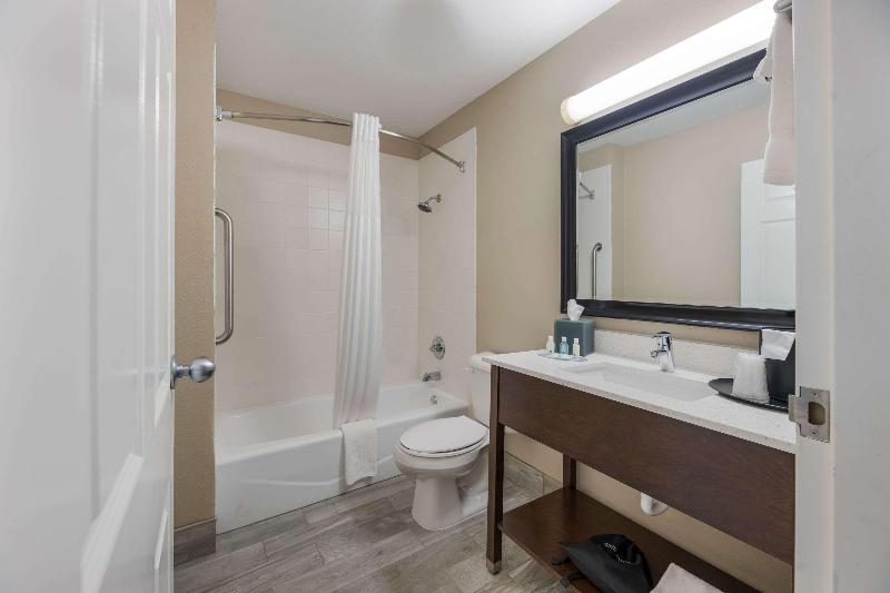 Номер Deluxe Адаптированный для Инвалидов, Microtel Inn & Suites Claremore