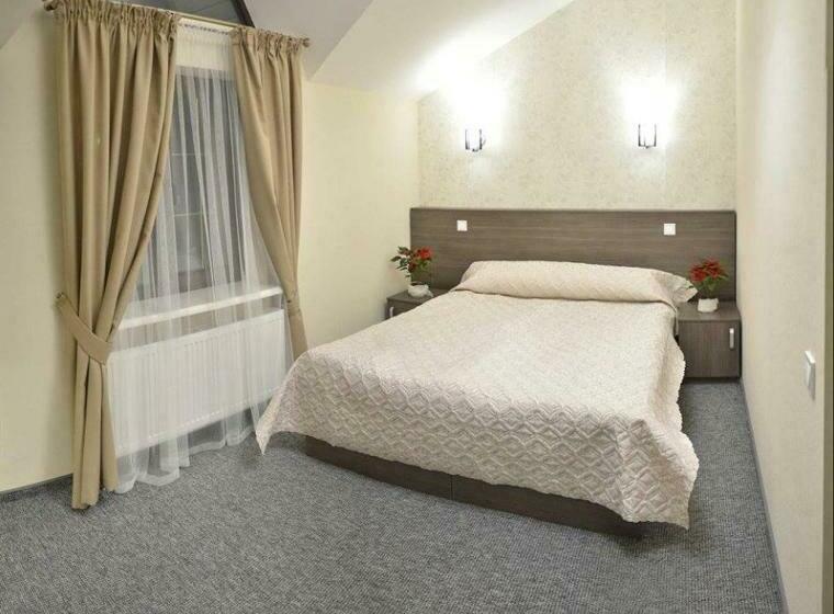 اتاق استاندارد, Complex Dvir Kniazhoiy Korony