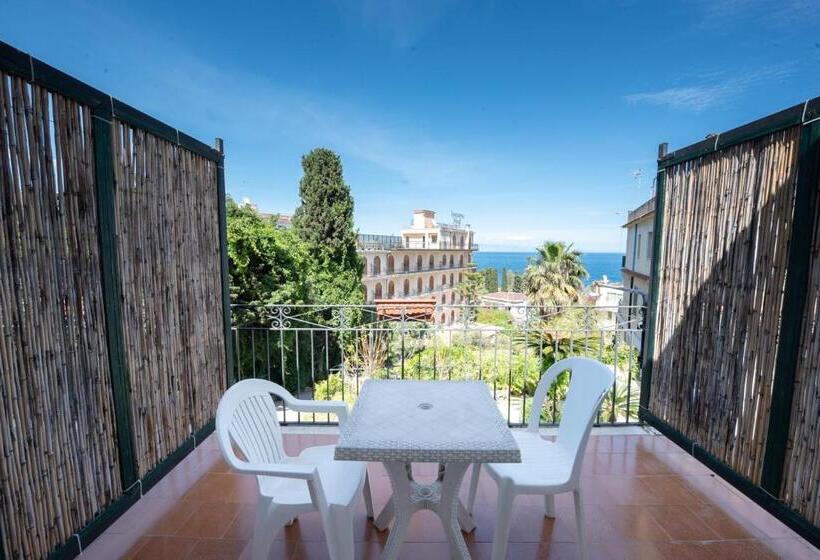 اتاق اکونومی, Villa Moschella