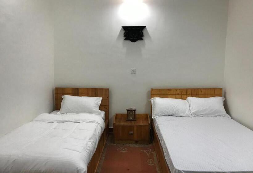 اتاق استاندارد سه نفره, Birds Nest Hostel