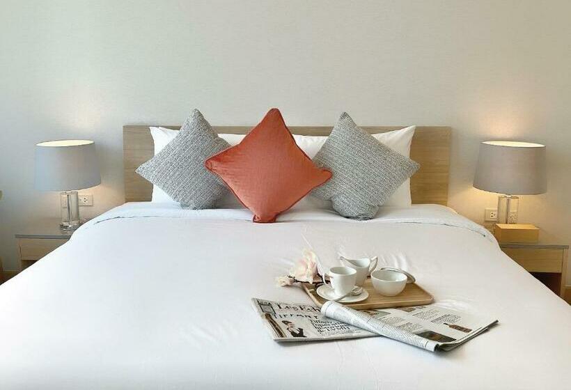 استودیوی لوکس, Oakwood Suites Bangkok