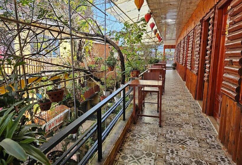 اتاق استاندارد یک نفره, Dang Khoa Garden Inn
