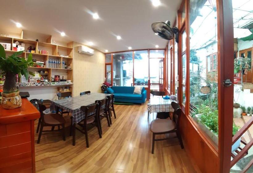 اتاق خانوادگی با چشم‌انداز باغ, Dang Khoa Garden Inn