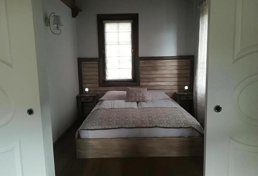 발코니가 있는 스위트, Manoleva House