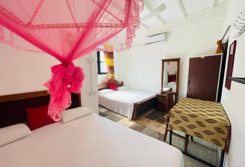 Семейный Номер Deluxe, Dambulla Tourist Resort