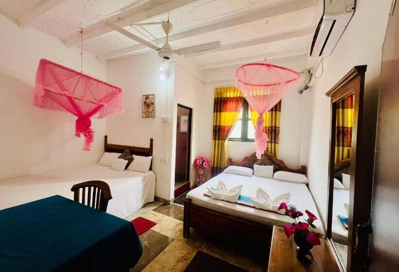 Семейный Номер Deluxe, Dambulla Tourist Resort