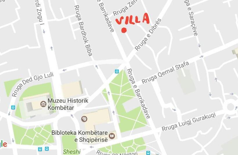 标准三人间, Villa Center