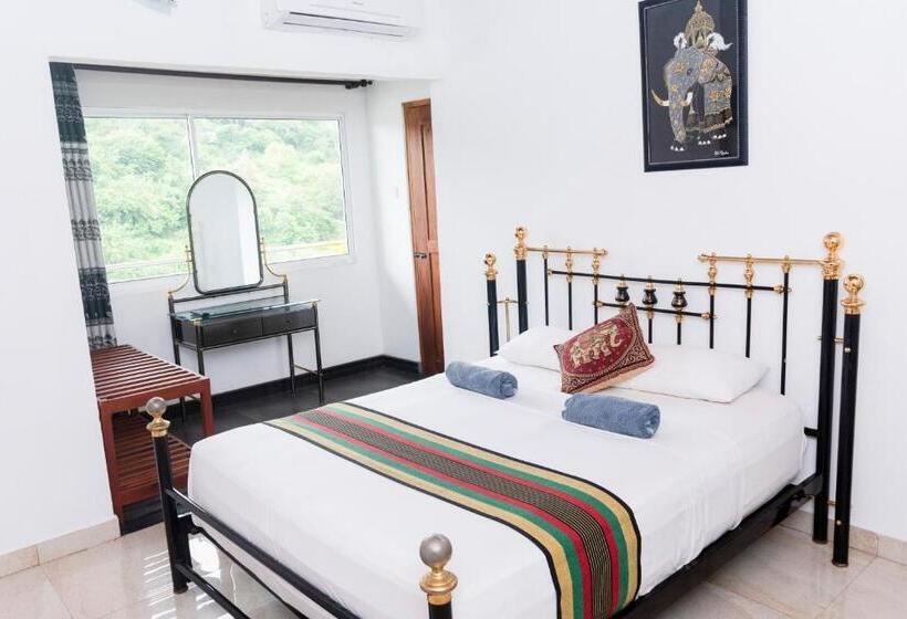 اتاق سوپریور, Kandy Riverside Villa