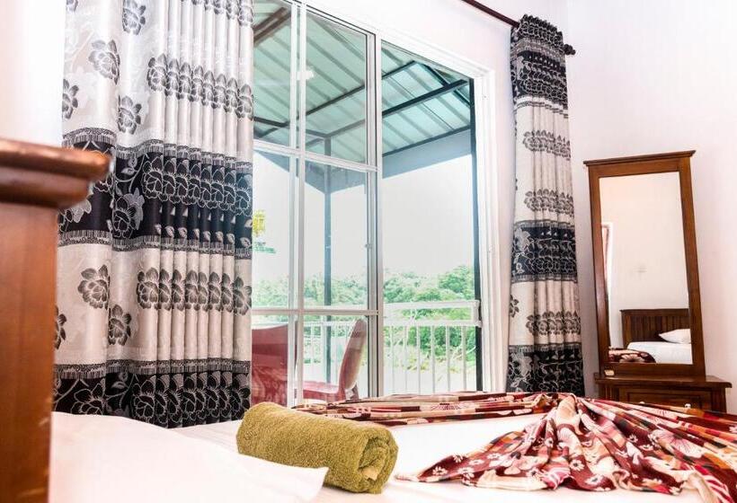 ویلای 3 خوابه, Kandy Riverside Villa