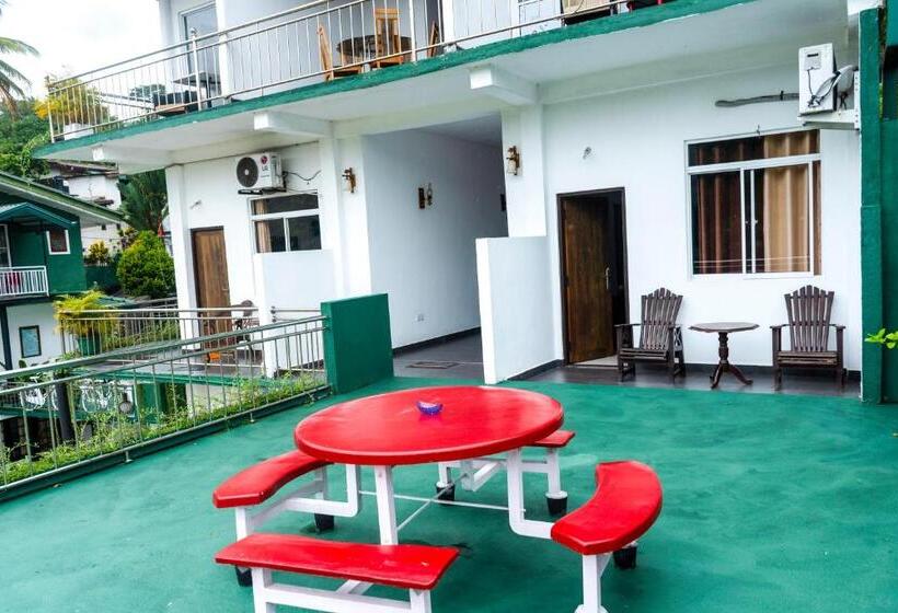 اتاق لوکس خانوادگی, Kandy Riverside Villa