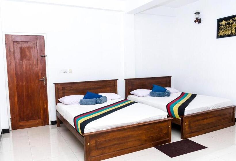 اتاق لوکس خانوادگی, Kandy Riverside Villa
