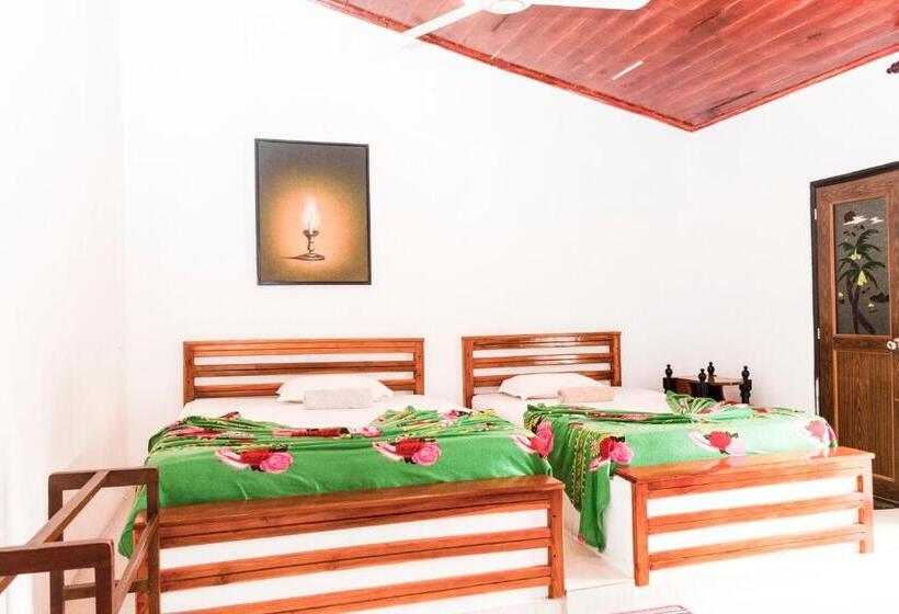 ویلای 3 خوابه, Kandy Riverside Villa
