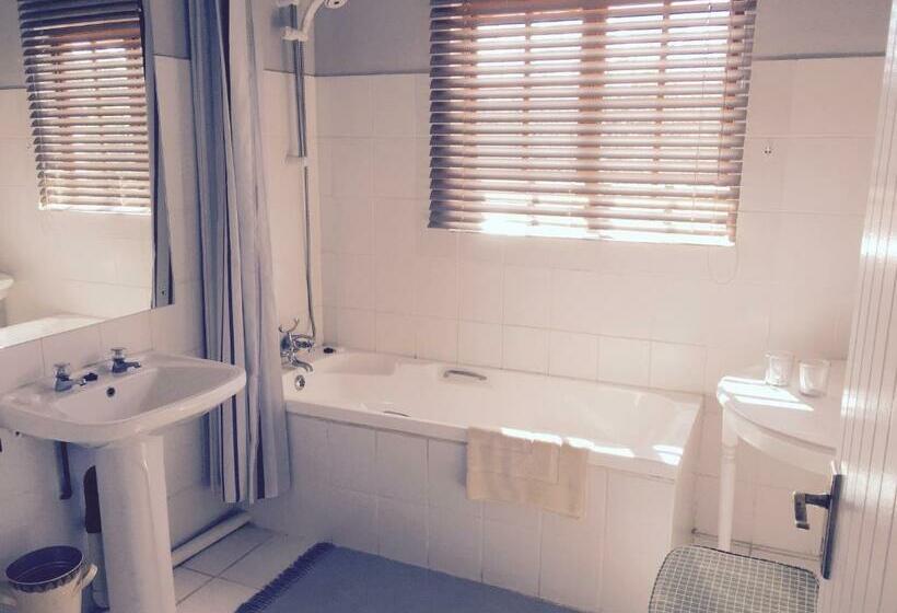 Номер Стандарт, Notting Hill Lodge