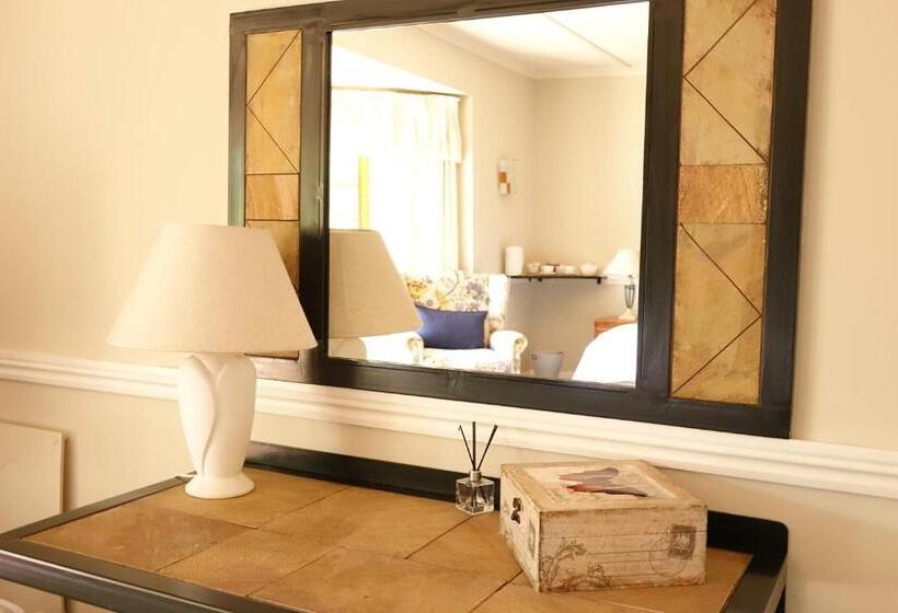 Номер Стандарт, Notting Hill Lodge