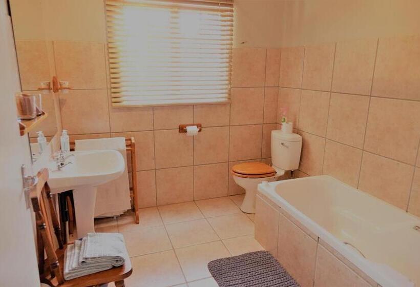 Номер Стандарт, Notting Hill Lodge